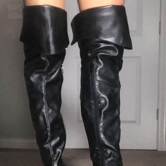 Knee high boots - Picture 2 of 4